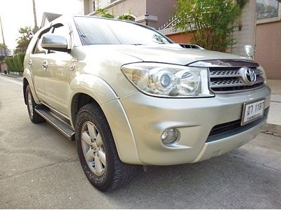 2010 TOYOTA FORTUNER 3.0V เครื่องVGS TURBO ออโต้ ดีเซล รถบ้านสวยจัดน๊อตไม่ขยับ เจ้าของขายเอง ซื้อสดไม่มีVAT เครดิตดีฟรีดาวน์ รูปที่ 0