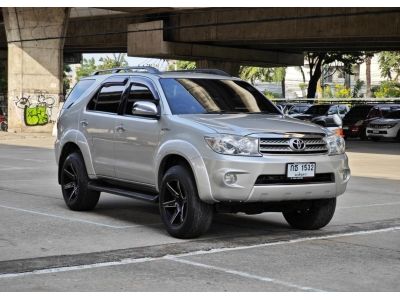 Toyota Fortuner 2.7 V Auto ปี 2011