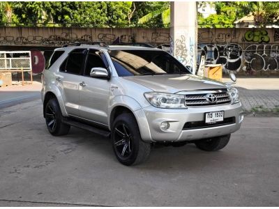 Toyota Fortuner 2.7 V Auto ปี 2010 / 2011