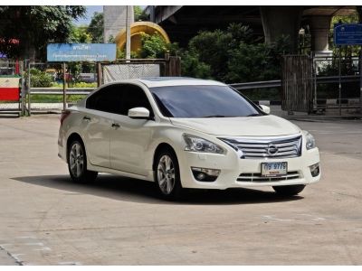 NISSAN TEANA 2.5 XV Navi Sunroof ปี 2015