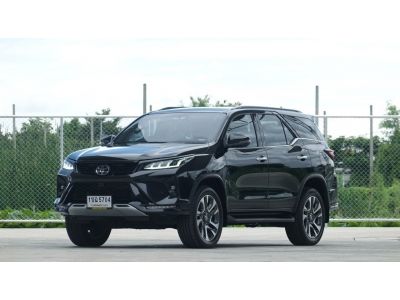 ไมล์ 20,000 กม.  Toyota Fortuner Legender 2.8 4WD ปี 2020 สีดำ