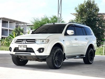 Mitsubishi pajero 2.5 4WD 2014