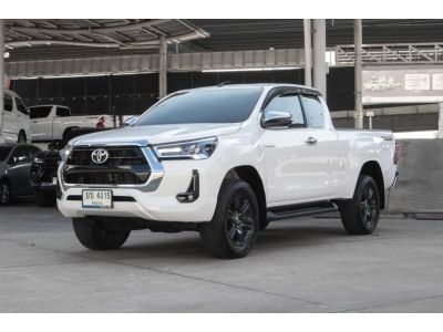 โตโยต้าชัวร์ ฟรีดาวน์ Revo C-cab 2.4 Mid Pre M/T ปี 2022