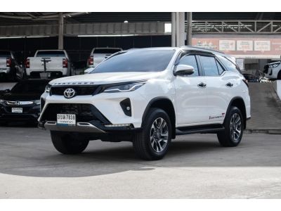 โตโยต้าชัวร์ ฟรีดาวน์ Toyota Fortuner 2.4 Leader V A/T ปี 2022