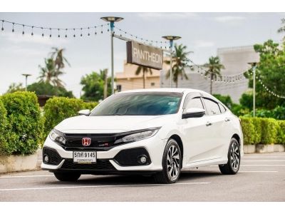 Honda Civic FC 1.8 EL ปี 2017 สีขาว ไมล์ 130,000 กม. ฟรีดาวน์ สดพร้อมโอน