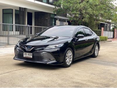 TOYOTA CAMRY HYBRID PREMIUM สีดำ ปี 2019 ไมล์ 130,000 km.