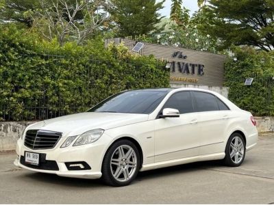 BENZ E200 AMG หลังคาแก้ว 3 จอ สีขาว ปี 2012 ไมล์ 90,000 km.