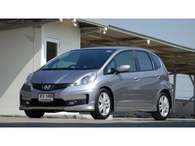 Honda Jazz GE Japan ปี 2012  auto สีเทา รถสวย