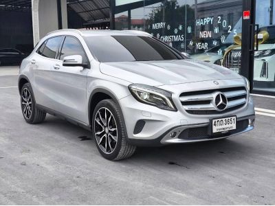 2015 BENZ GLA 200 สีเทา วิ่งเพียง 81,XXX KM.