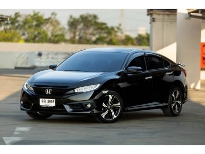 Honda Civic FC 1.5 RS  ปี 18 เลขไมล์แท้ 87,000 km. เข้าศูนย์ทุกระยะ กุญแจ 2 ดอก Book service ครบ