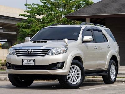 TOYOTA FORTUNER 3.0 V VNT 2WD Champ 2013 ไมล์ 25x,xxx km.