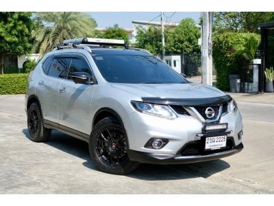 Nissan X-trail 2.0V 4WD เบนซิน เกียร์AT ปี 2017 รถสวย พร้อมใช้