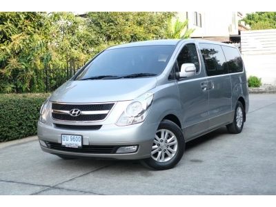 Hyundai H1 2.5 Deluxe (A2) ออโต้ ดีเซล สีเทา ปี2012