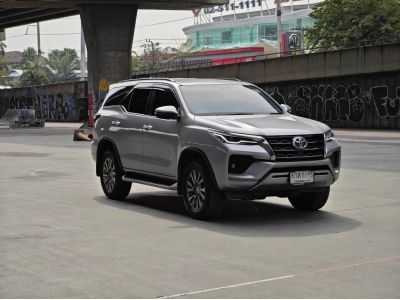 ขายรถ Toyota Fortuner 2.4V 4WD ปี 2021 สีเทา เกียร์ออโต้