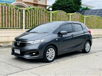 HONDA  JAZZ GK 1.5 V MNC ปี 2019 AUTO รถสวยฟรีดาวน์ T.086-527-9533