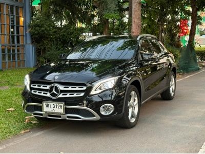 Mercedes Benz Gla200 Urban 2019 เลขไมล์น้อยๆป้ายแดง 25,xxx km