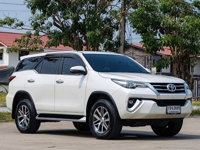 TOYOTA FORTUNER 2.8 V 2WD ปีจด 2020 วิ่ง 4x,xxx km.