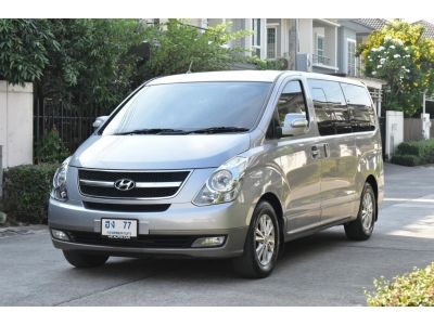 Hyundai H1 2.5 Deluxe เครื่องA2 ออโต้ ดีเซล สีเทา ปี2012