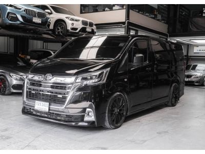 Toyota Hiace 2.8 MAJESTY LOOK ตัวรถรถตู้ 4แถว 11ที่นั่ง เกียร์ธรรมดา ปี2019 เลขไมล์ 50000 km.