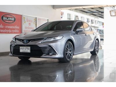 โตโยต้าชัวร์ ฟรีดาวน์ เทรสไดร์ฟ Camry 2.5 HV Premium Luxury A/T 2023