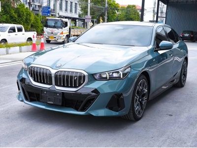 2024 BMW i5 eDrive40 M SPORT สีพิเศษ Cape York Green Metallic เลขไมล์ 1,4XX KM.