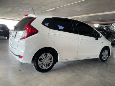 Honda Jazz 1.5 S ปี 18 AT (รถมือสอง ราคาดี เจ้าของขายเอง รถสวย สภาพดี ไมล์แท้) รูปที่ 11