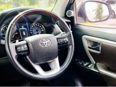 2017 TOYOTA FORTUNER 2.4 V ดีเซล รถหรูสวยขายถูก รูปที่ 11