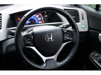 2013 HONDA CIVIC 1.8E  สีขาว รูปที่ 11