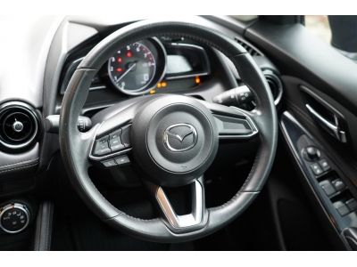2017 MAZDA 2  1.3 HIGH CONNECT  สีเทา รูปที่ 11