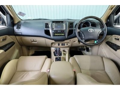 2010 TOYOTA FORTUNER 3.0 V 4WD รูปที่ 11