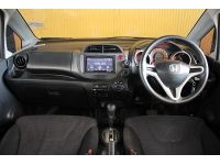 2010 Honda Jazz GE 1.5 S i-VTEC A/T สีขาว ทรงมาสวย ขับดีประหยัดๆ รูปที่ 11