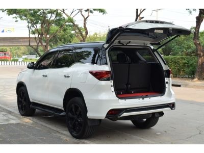 Toyota Fortuner 2.8 (ปี 2016) TRD Sportivo SUV ราคา 1,0รถครอบครัว เบาะ 3 แถว แอร์ 3 ตอน น่าใช้มาก✅ ผ่อนได้สูงสุด 72 งวด ✅ ผ่อนเริ่มต้นที่ 21,xxx บาท ✅ ไมล์แท้ 8 หมื่นกว่าโล ✅ ตัวพิเศษ TRD Sportivo 4WD รูปที่ 12