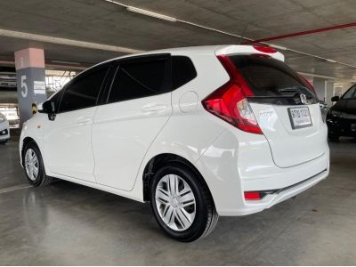 Honda Jazz 1.5 S ปี 18 AT (รถมือสอง ราคาดี เจ้าของขายเอง รถสวย สภาพดี ไมล์แท้) รูปที่ 12