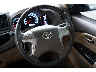 2012 TOYOTA FORTUNER 3.0 V 2WD A/T สีขาว รูปที่ 12