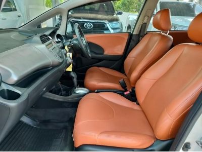 HONDA JAZZ 1.5 V CC. ปี 2012 สี ขาว เกียร์ Auto รูปที่ 12