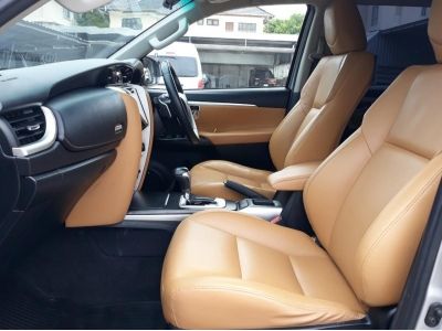 TOYOTA FORTUNER 2.8 V 4WD CC.  ปี 2017 สี เงิน เกียร์ Auto รูปที่ 12