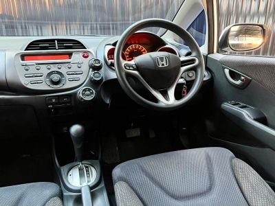 Honda Jazz 1.5 SV A/T ปี 2013 รูปที่ 11