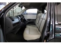 MPV Business  สุดหรูนั่งสบายในราคาน่ารัก 2011 Volkswagen Caravelle 2.0 TDi Turbo T5 สีดำ เกียร์ออโต้ 7 Speed DSG รูปที่ 12