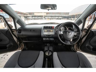 Honda Jazz 1.5 E โฉม GD 7 Speed mode เบนซิน A/T รูปที่ 13