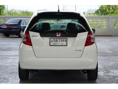 2008 HONDA JAZZ 1.5 V A/T สีขาวดำ รูปที่ 13