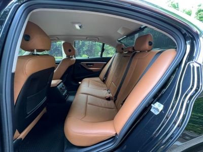 2018 BMW 330e Luxury รถสวยสภาพดี น่าใช้สุด (ติดต่อเซลล์น้ำ ฝ่ายขายโดยตรงไม่ใช่นายหน้าจ้า) รูปที่ 13