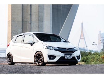 Honda jazz 1.5 S ปี 2015 จด 2018 Auto เบนซิน สีขาว รูปที่ 13