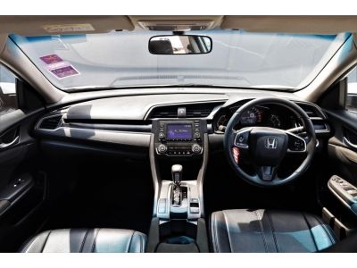 2019 HONDA CIVIC 1.8E auto ไมล์ 6xxxx km.ฟรีดาวน์ 11,039/84 งวด รูปที่ 13