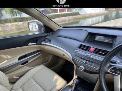 Honda Accord 2.0EI 2011 รูปที่ 13