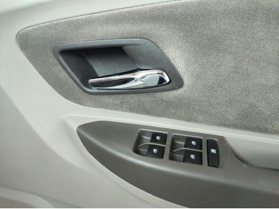 2013 Chevrolet Spin 1.5 LTZ AT 3906-156  เบนซิน เกียร์ออโต้ มือเดียว สวยพร้อม ไม่เคยติดแก๊ส ภายในสวย ใช้ต่อได้เลย เอกสารครบพร้อมโอน เพียง 199,000 บาท ซื้อสดไม่มี Vat7% เครดิตดีจัดได้138,000-155,000 .ส รูปที่ 14