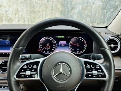 2021 Mercedes-Benz E300e Exclusive Plug-in Hybrid โฉม W213 รูปที่ 14