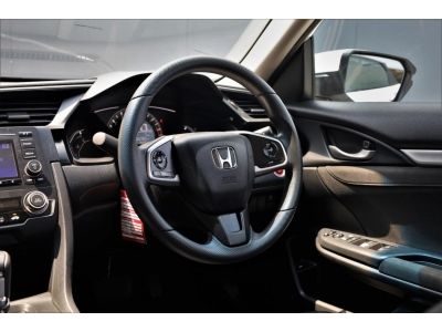 2019 HONDA CIVIC 1.8E auto ไมล์ 6xxxx km.ฟรีดาวน์ 11,039/84 งวด รูปที่ 14