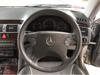 Mercedes-Benz  2.4  E-Class รูปที่ 15