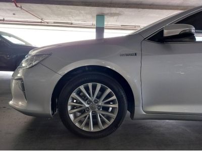 Toyota Camry 2.5 Hybrid Navigator ปี 17 AT (รถมือสอง ราคาดี เจ้าของขายเอง รถสวย สภาพดี ไมล์แท้) รูปที่ 15