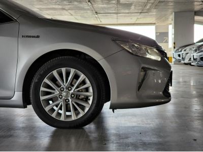 Toyota Camry 2.5 Hybrid Navigator ปี 16 AT (รถมือสอง ราคาดี เจ้าของขายเอง รถสวย สภาพดี ไมล์แท้) รูปที่ 13